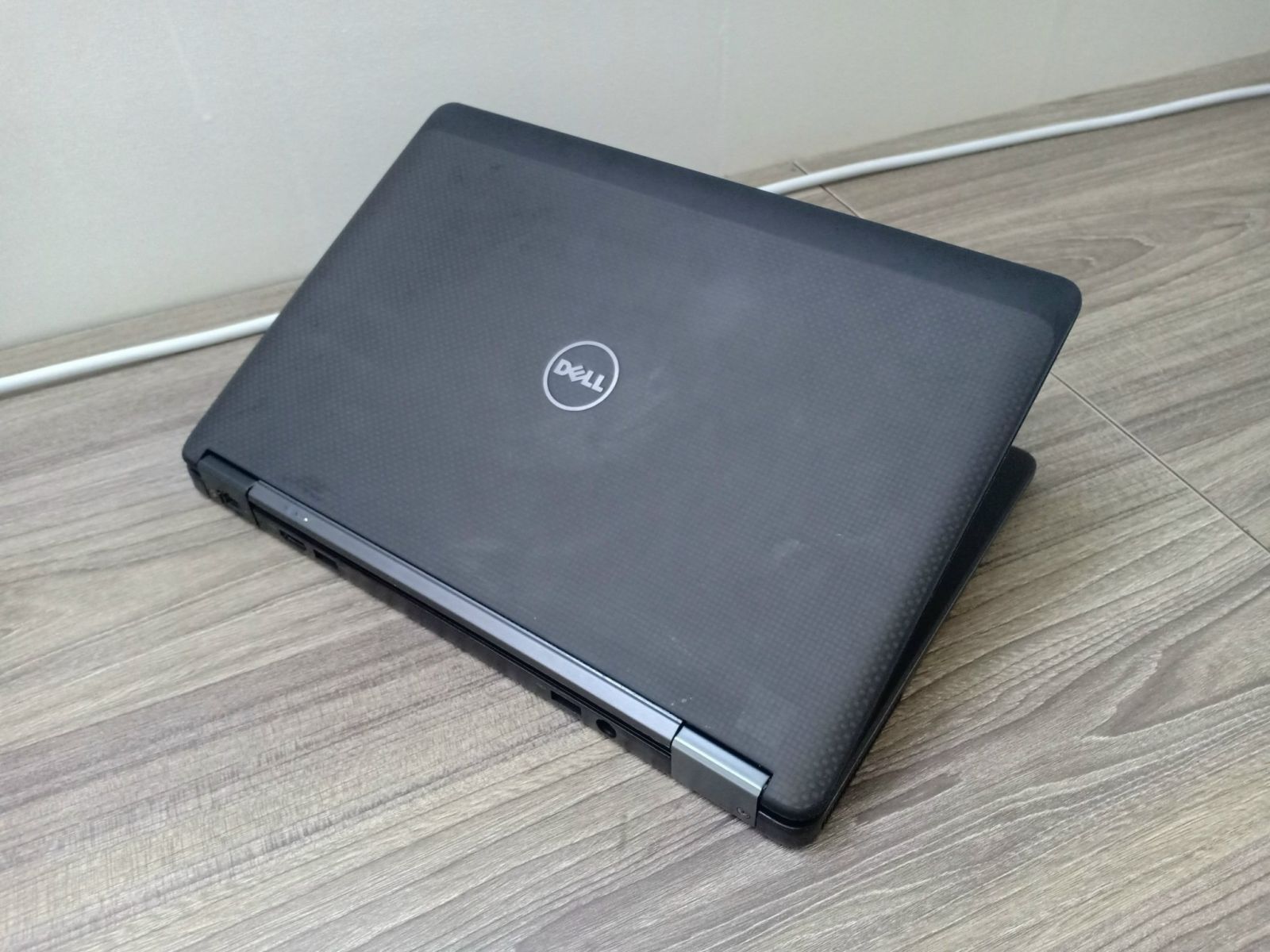Dell Latitude E7250 Dell Latitude E7250_1