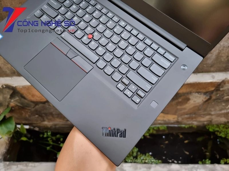 Lenovo ThinkPad P1 Gen 2 Xeon E-2276M Lenovo ThinkPad P1 Gen 2 Xeon E-2276M