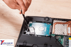 Tự thay ổ cứng laptop tại nhà được không